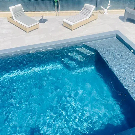 Acces Piscine - T2 Serena *
