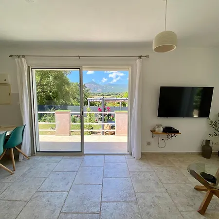 Acces Piscine - T2 Serena