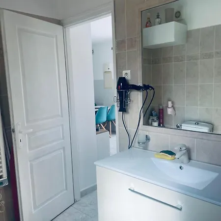 Acces Piscine - T2 Serena