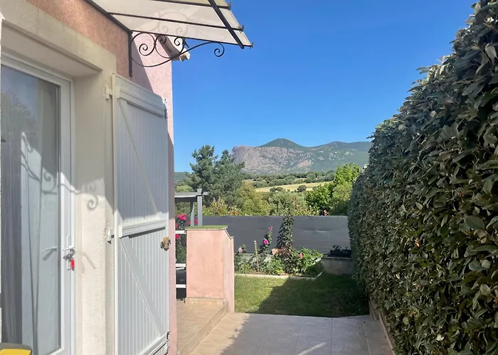 Acces Piscine - T2 Serena شقة *