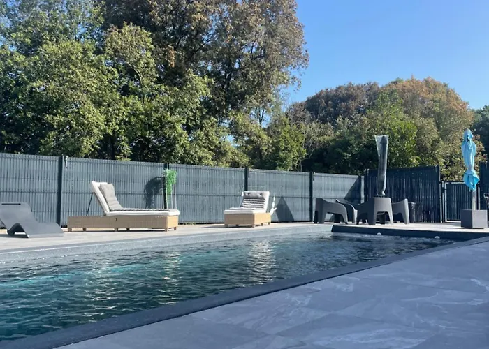 Acces Piscine - T2 Serena *