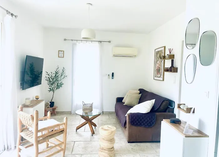 Acces Piscine - T2 Serena *